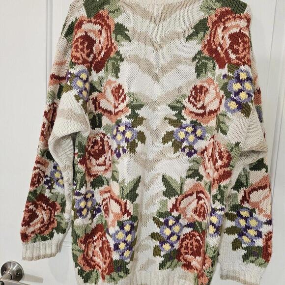 Vintage Cream Floral Chunky Hand Knit All Over Pattern Sweater Cottage Core M - Picture 5 of 6